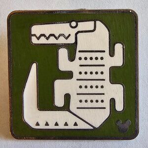 DISNEY Pin Trading ~ Shanghai ~ Hidden Mickey ~ Adv. Isle/Tribal Croc 1/6 ~ 2016